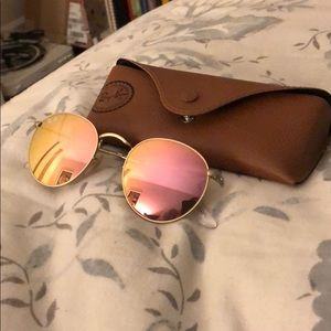 Rose gold round Ray Ban sunglasses